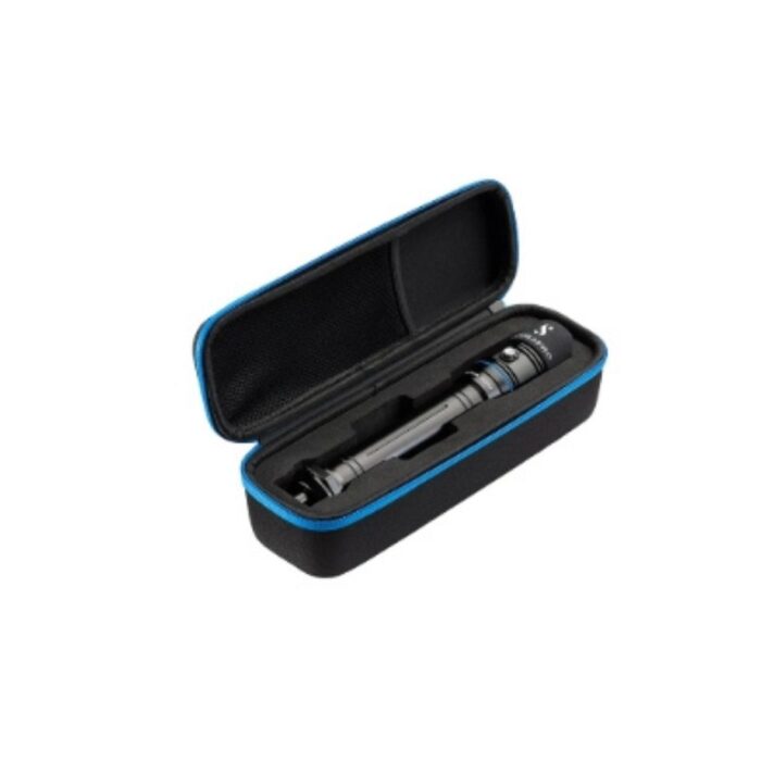 Zasilany 3 bateriami C-cell (brak w zestawie) o czasie świecenia do 7 godzin na pełnej mocy Zasilany 3 bateriami C-cell (brak w zestawie) o czasie świecenia do 7 godzin na pełnej mocy